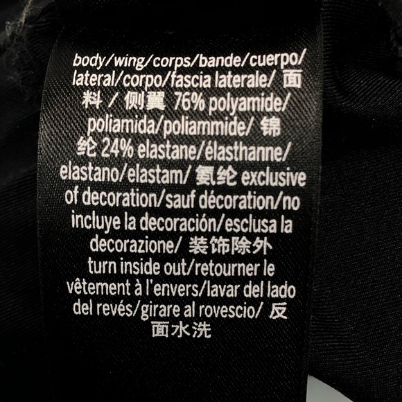 VS PINK black criss cross ultimate sports bra - Picture 5 of 6